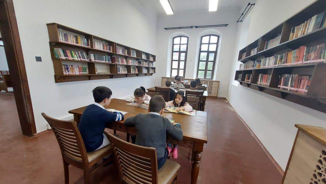 Eski Atatürk İlkokulu Tarihi Binası Kütüphaneye Dönüştürüldü