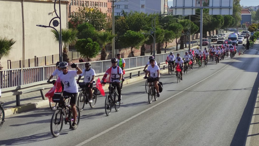 Cumhuriyetin 100. Yılı Kutlama Etkinlikleri Kapsamında Bisiklet Turu Yapıldı