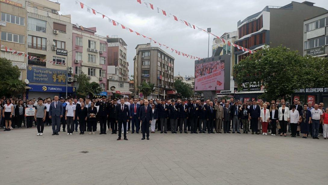 19 Mayıs Atatürk'ü Anma Gençlik ve Spor Bayramı Çelenk Sunma Töreni Gerçekleşti