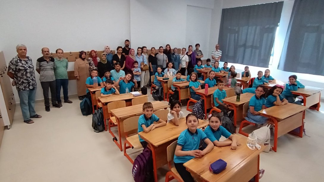 Burhaniye Mehmet Akif Ersoy İlkokulunun Açılışı Yapıldı